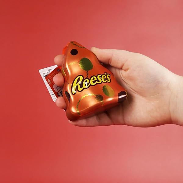 GALERIE REESE’S 2024 CHRISTMAS STOCKING STUFFER, TREE SHAPED TIN ORNAMENT FILLED WITH INDIVIDUALLY WRAPPED CHOCOLATE PEANUT BUTTER CUPS, .9 OUNCES