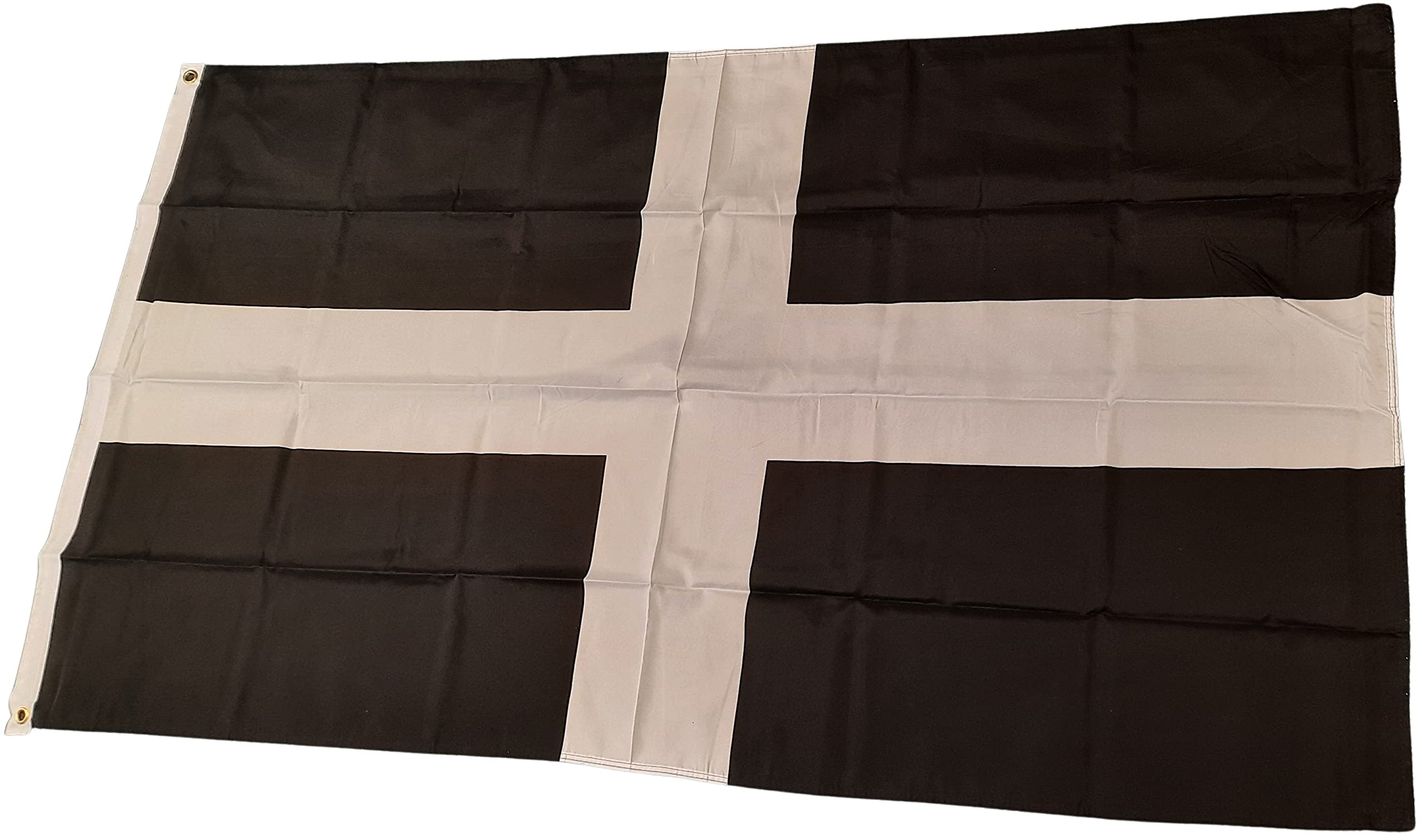 NWFlags Cornwall Flag 5ft x 3ft 75d Premium Polyester Suitable For Flagpoles | Strong Polyester 5x3 foot material Cornish flag with Eyelets