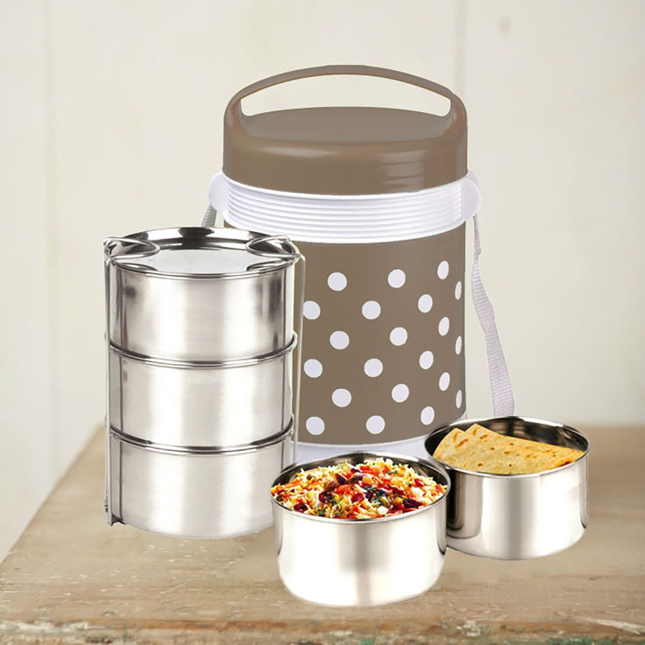 tiffin box which keeps food hot