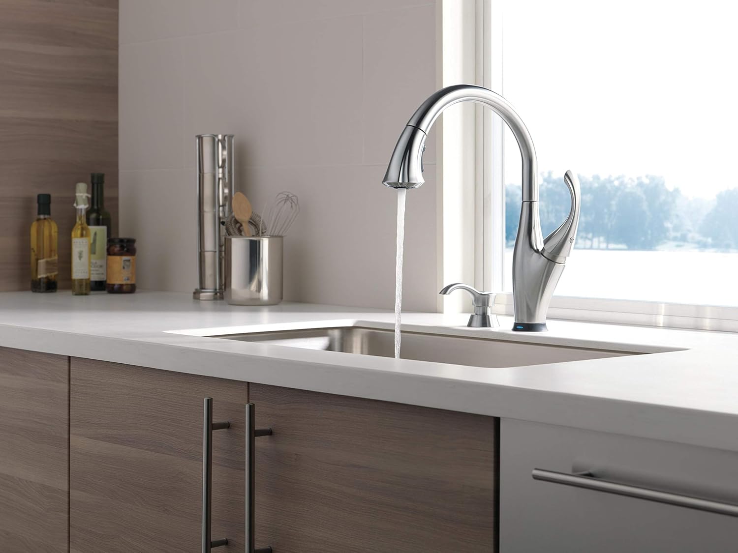 Delta Faucet Addison Single-Handle Touch Kitchen Sink Faucet with Pull Down Sprayer, Touch2O and ShieldSpray Technology, Magnetic Docking Spray Head, Arctic Stainless 9192T-AR-DST - Touch On Kitchen Sink Faucets - 