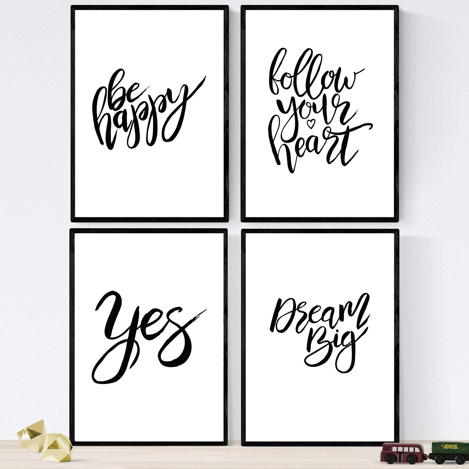 Nacnic Set sheets with messages happy and colorful. Pack posters 'Dream big'. A4 unframed