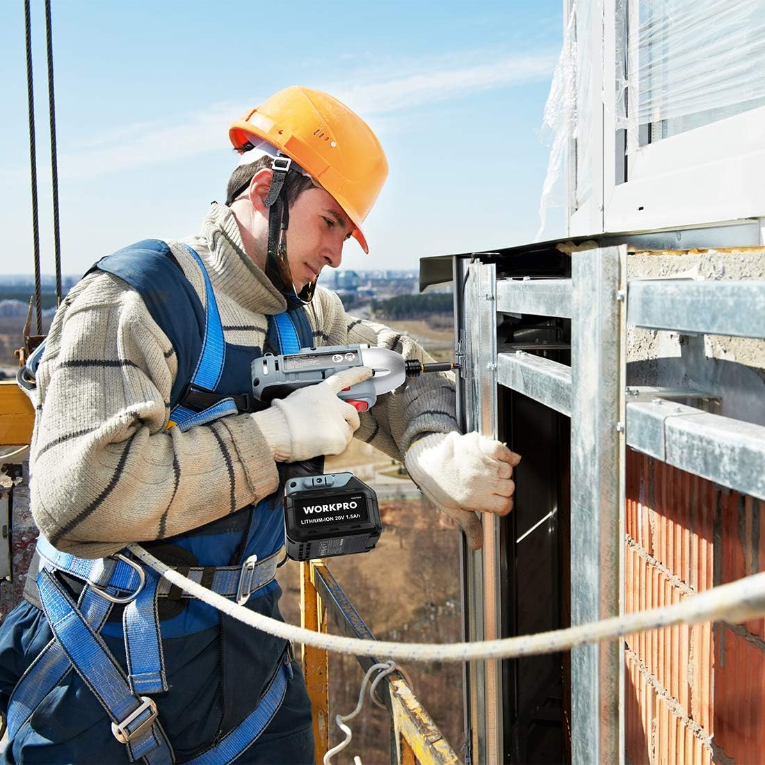 Маляр альпинист. Монтажник строительных лесов. Ооо полати. Монтажник вахта. Монтажник высотник.
