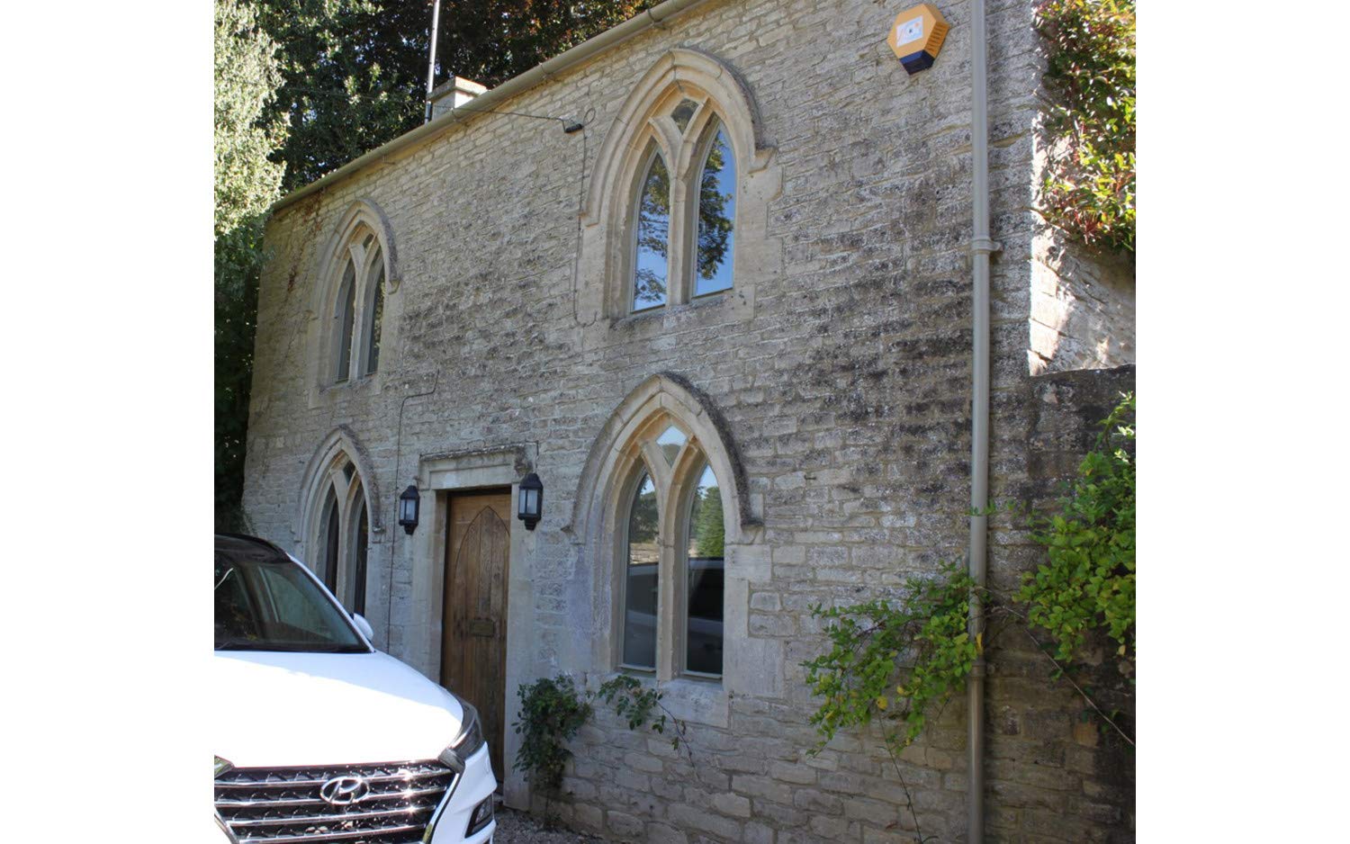 Hornby R7342 OO Gauge All Souls Rectory - Model Railway Accessories, Miniature Diorama Scenery Train Sets - Lifelike Building Models - Scale 1:76