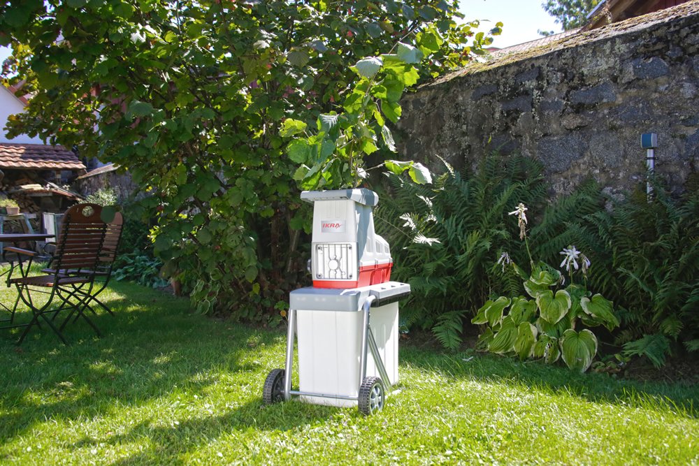 IKRA Elektro Gartenhäcksler Walzenhäcksler ILH 2800, leise robust wartungsarm, 2.800W, Aststärke bis 44mm 2