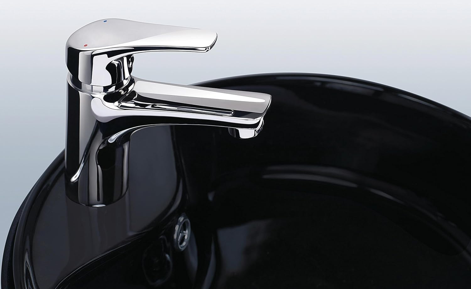 Delta Faucet Modern Single Hole Bathroom Faucet, Single Handle Bathroom Faucet Chrome, Bathroom Sink Faucet, Drain Assembly, Chrome 534LF-HGM-PP - - 