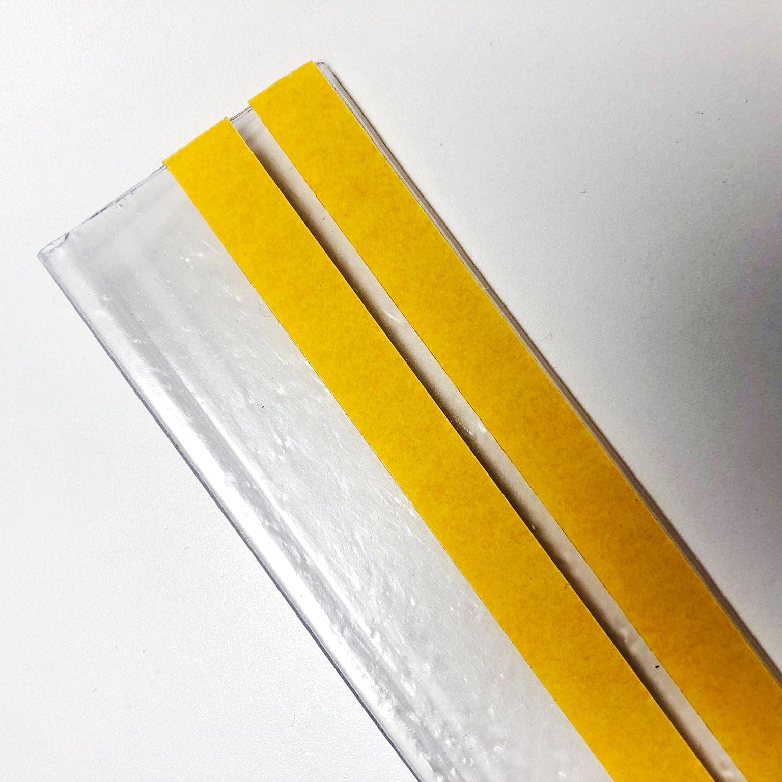 Pack of 50 labels made from recycled material with 2 stickers at 1 metre for labels of 39 mm. Clear.