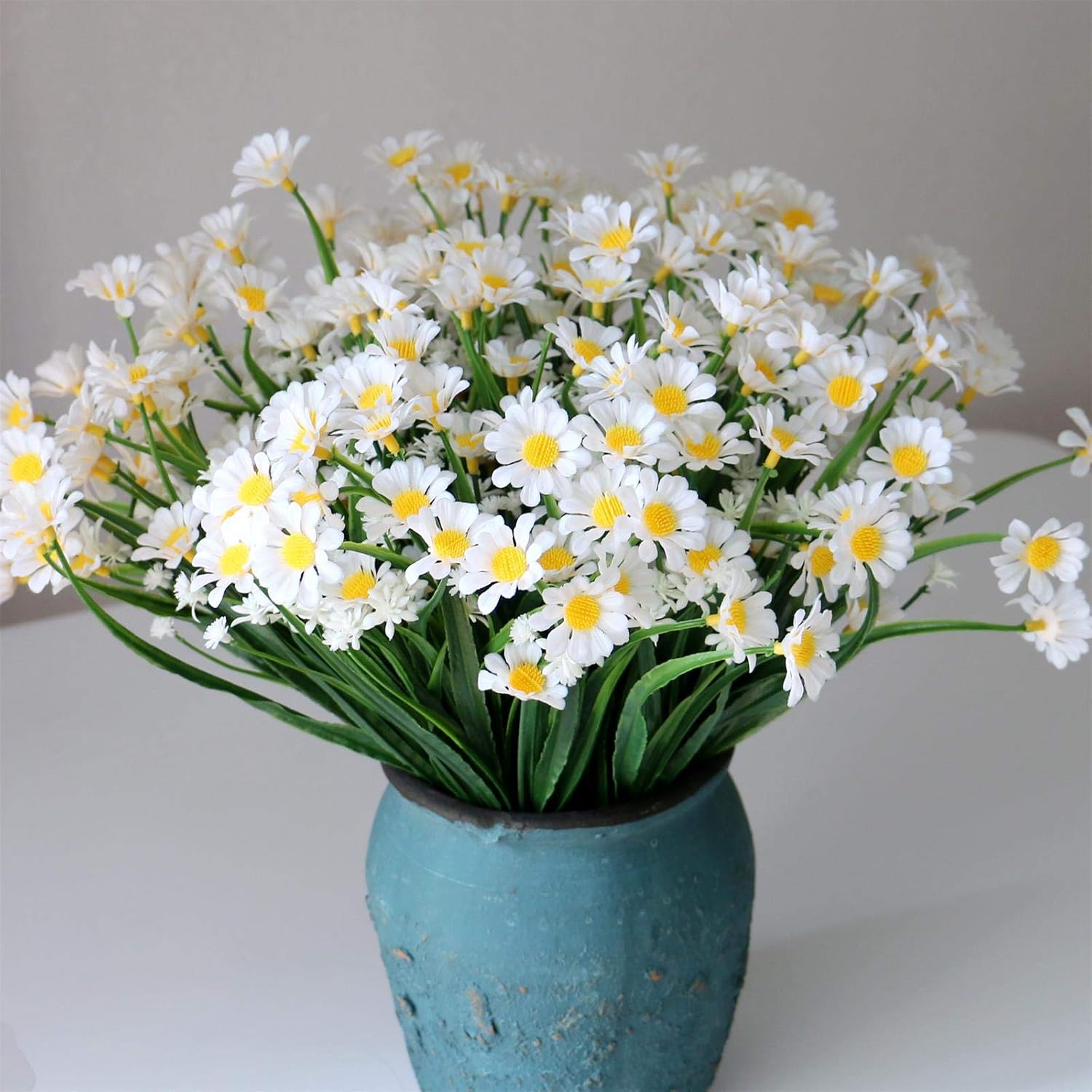 plastic daisy flower