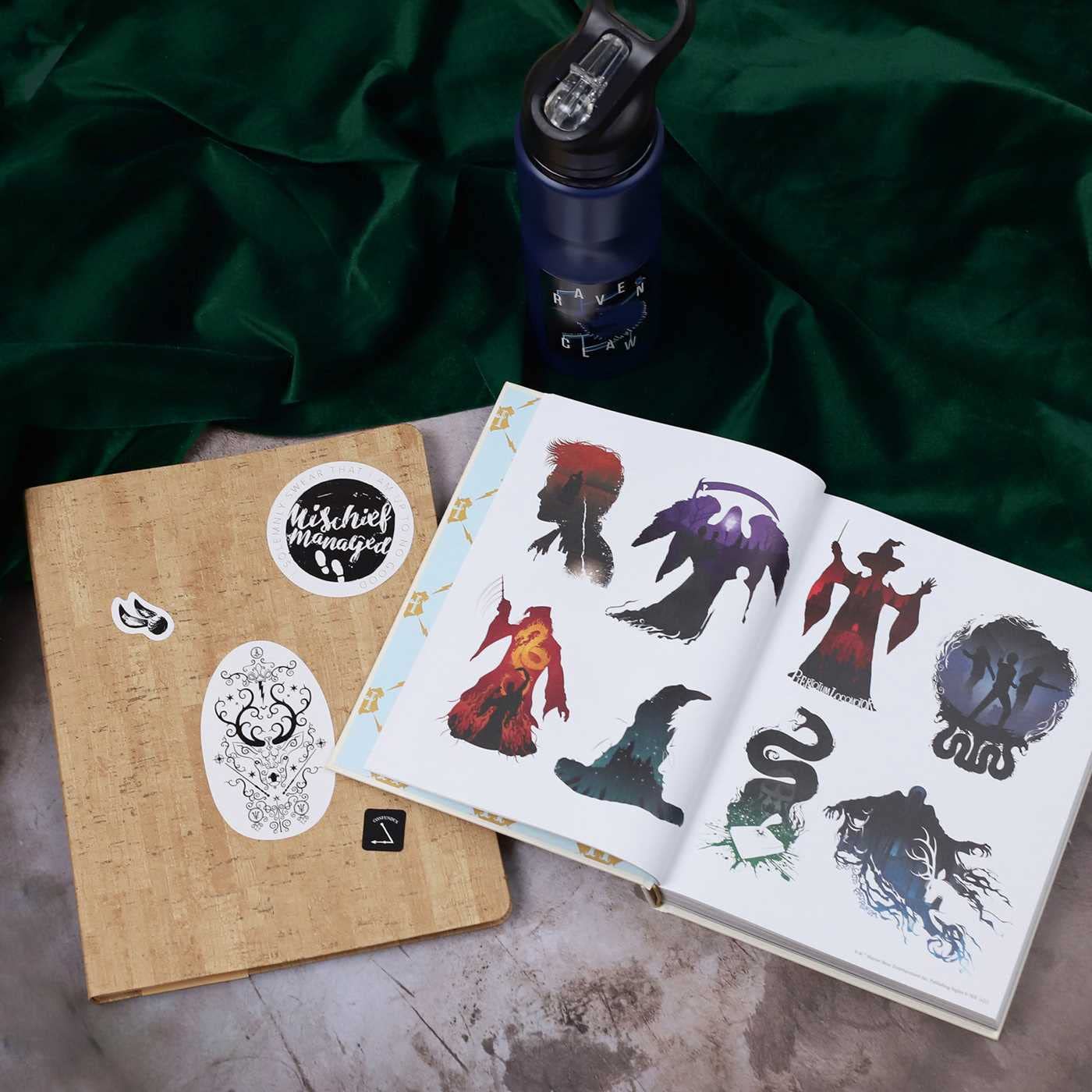 Harry Potter World of Stickers (Collectible Art Stickers)