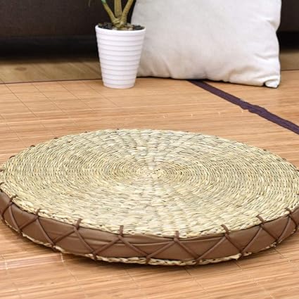 Amazon Co Jp 座布団 円形 天然水草 直径40cm 円座 ウレタン入り 和風 和室 シーグラス 丸座布団 クッション エスニック アジアン おしゃれ シンプル い草 ホーム キッチン