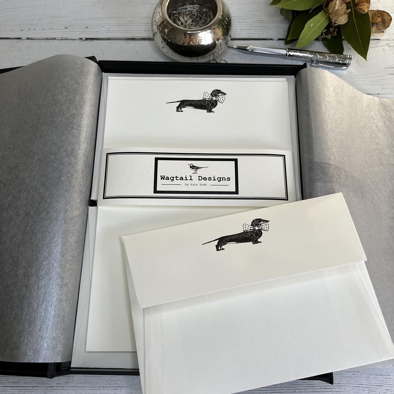 Wagtail Designs Writing Paper Gift Set with a Dachshund Dog Illustration in a Lovely Black Box with Ribbon (18 Sheets of Quality Letter Writing Paper and envelopes) (18)