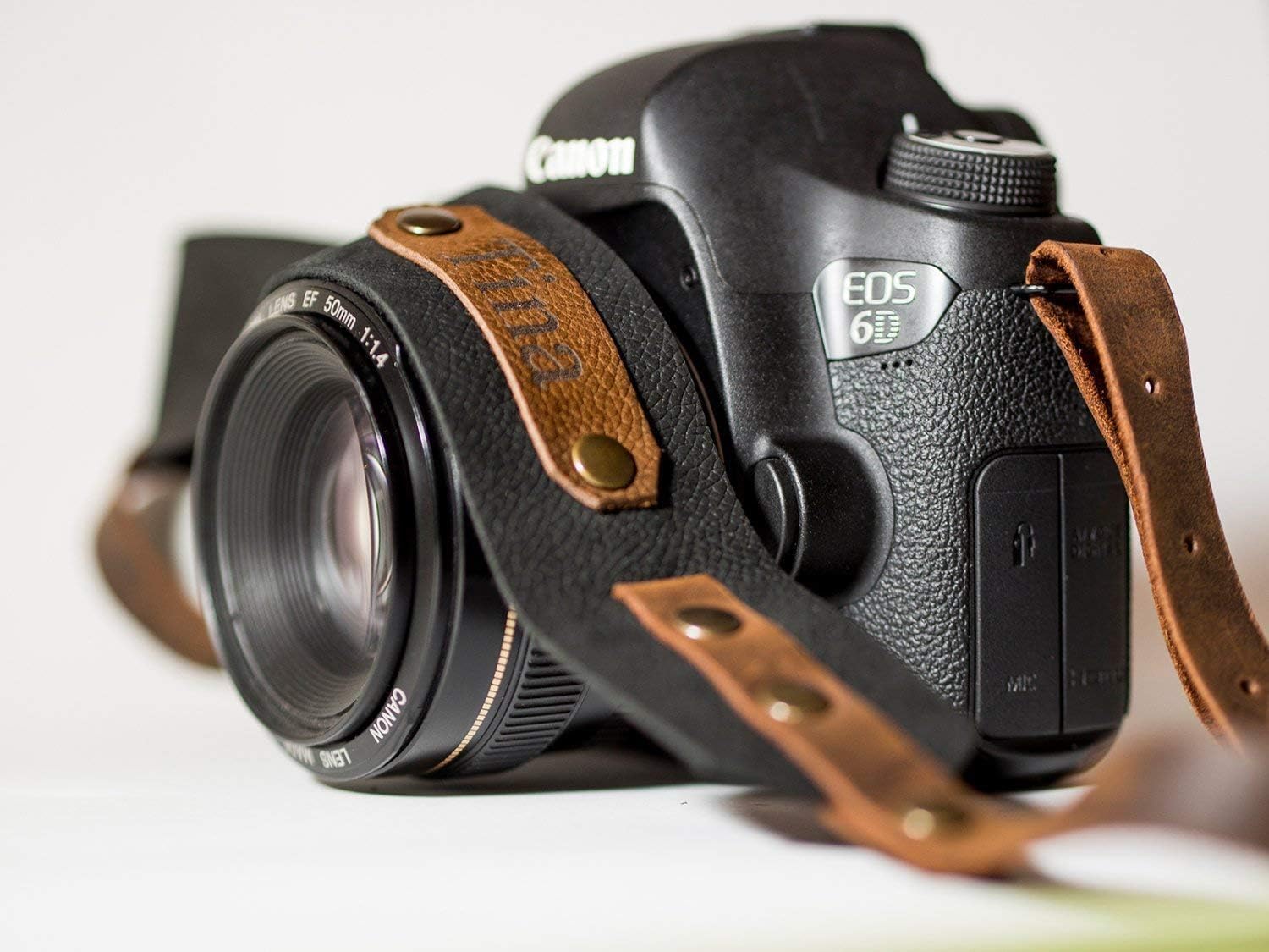 Custom Leather Camera Strap, Personalized DSLR Holder, Shoulder Sling for Photographer, Monogrammed Single Harness, Unique Gift for Him