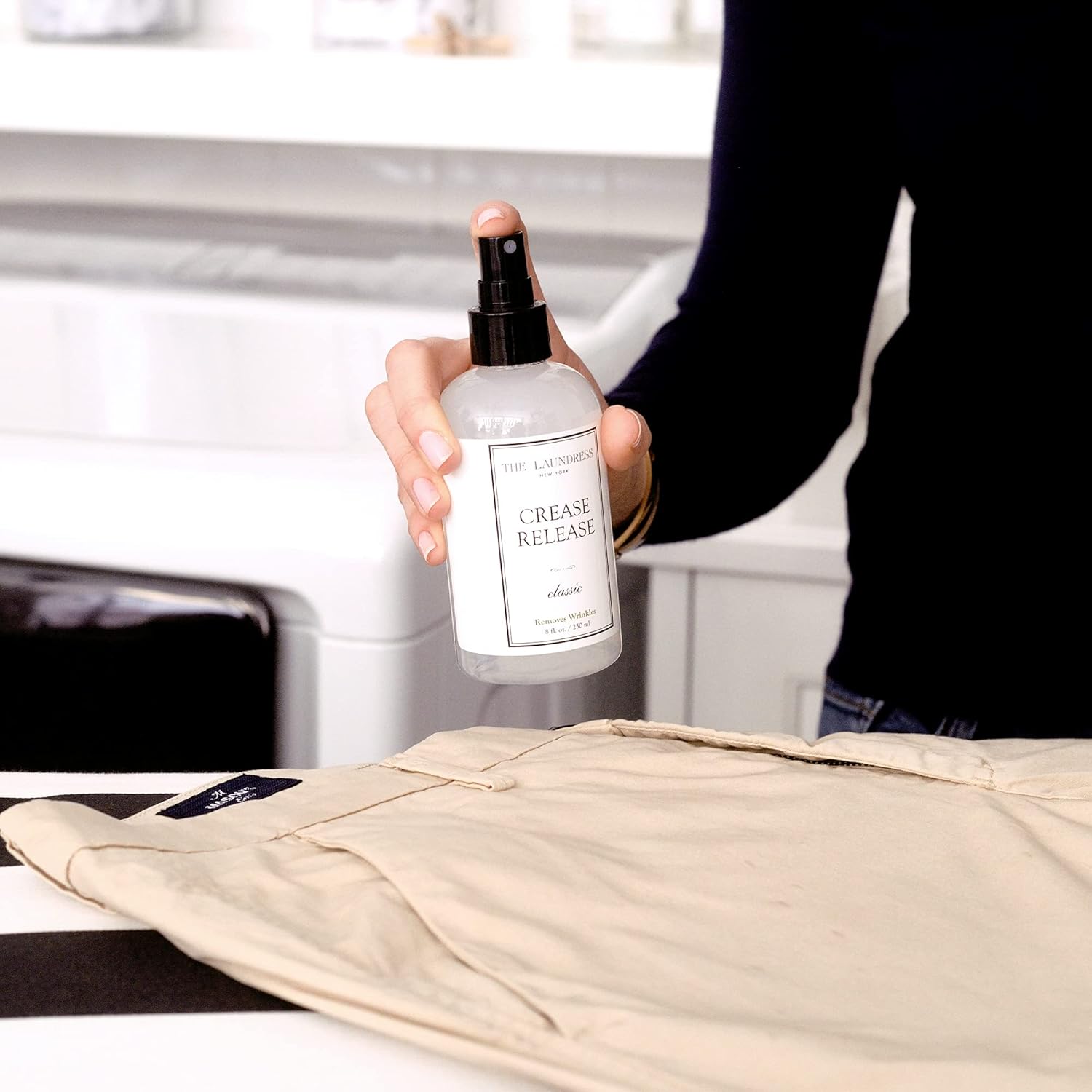The Laundress - Crease Release, Classic Scented, Wrinkle Release Spray, Shirts, Suits, Curtains & More, Anti Wrinkle Spray for Clothes, Wrinkle Remover Spray, 8 fl oz: Home & Kitchen