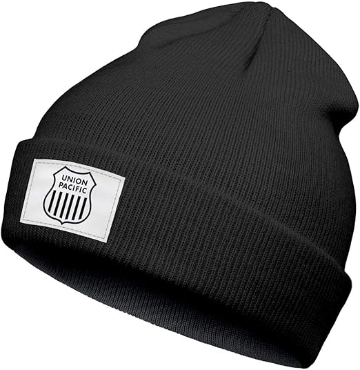 black fitted beanie
