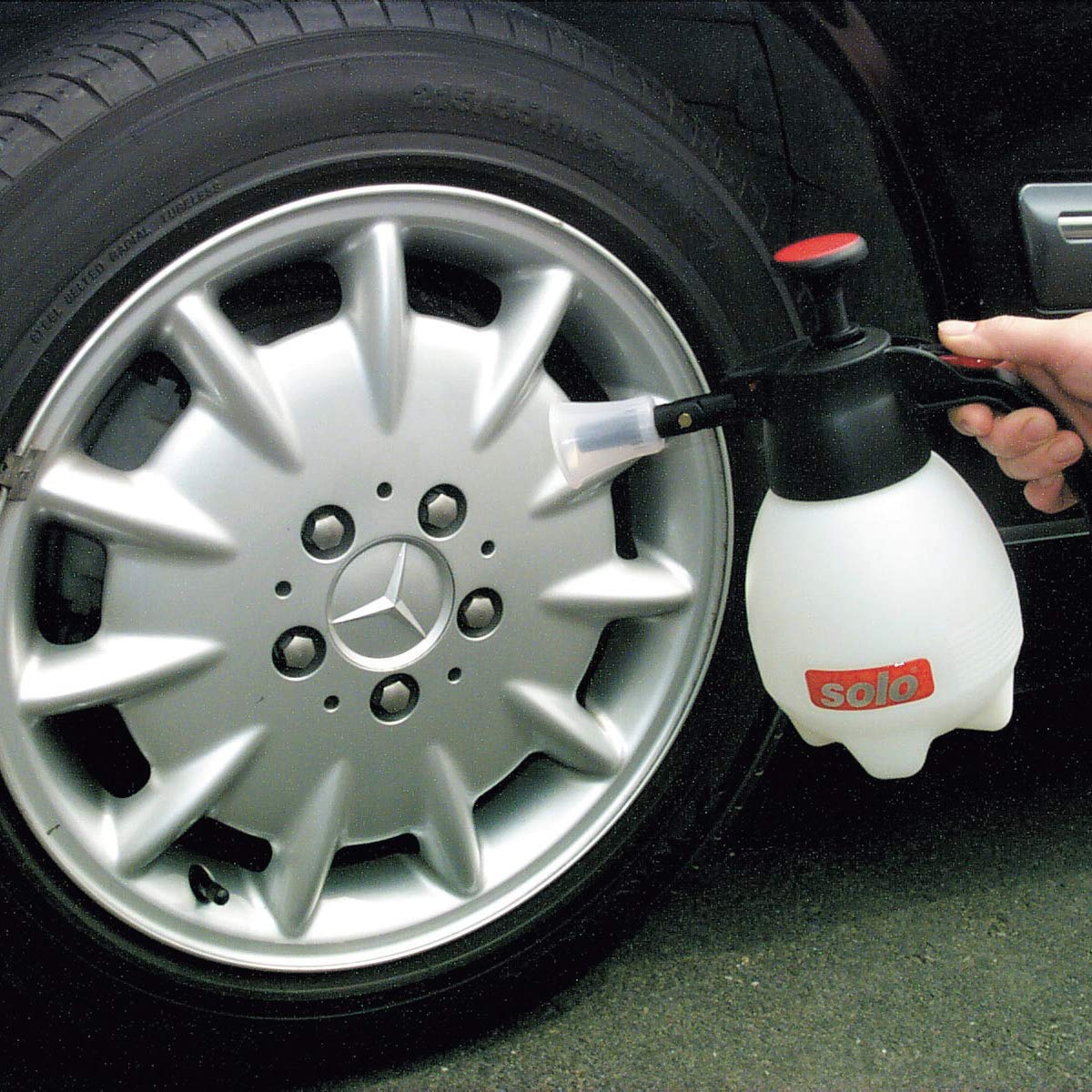 Solo 418 One-Hand Pressure Sprayer, 1-Liter, Ergonomic Grip for Gardening, Fertilizing, Cleaning & General Use Spraying: Industrial & Scientific