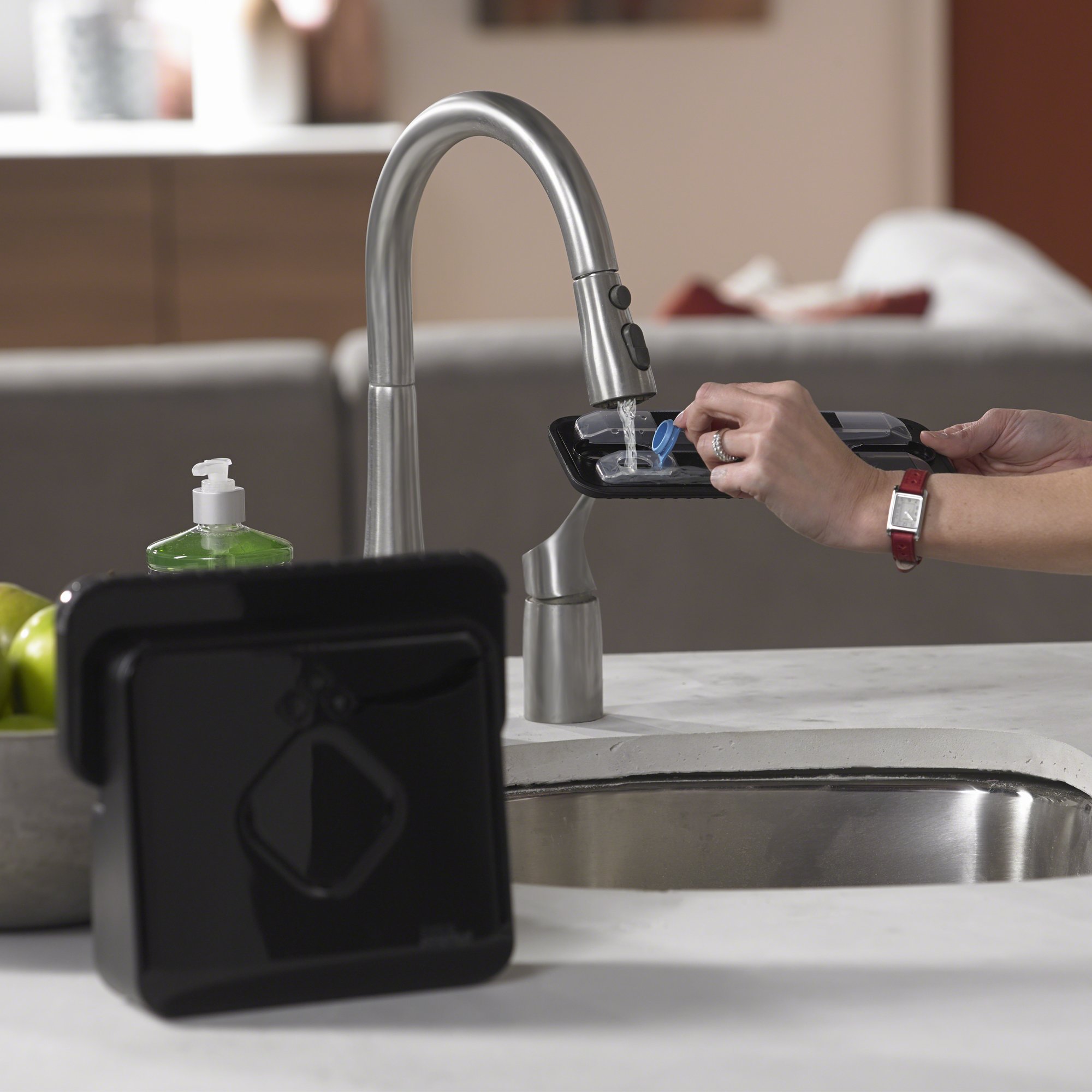 iRobot Braava 380t Advanced Robot Mop Wet Mopping and Dry Sweeping Cleaning Modes, Large Spaces