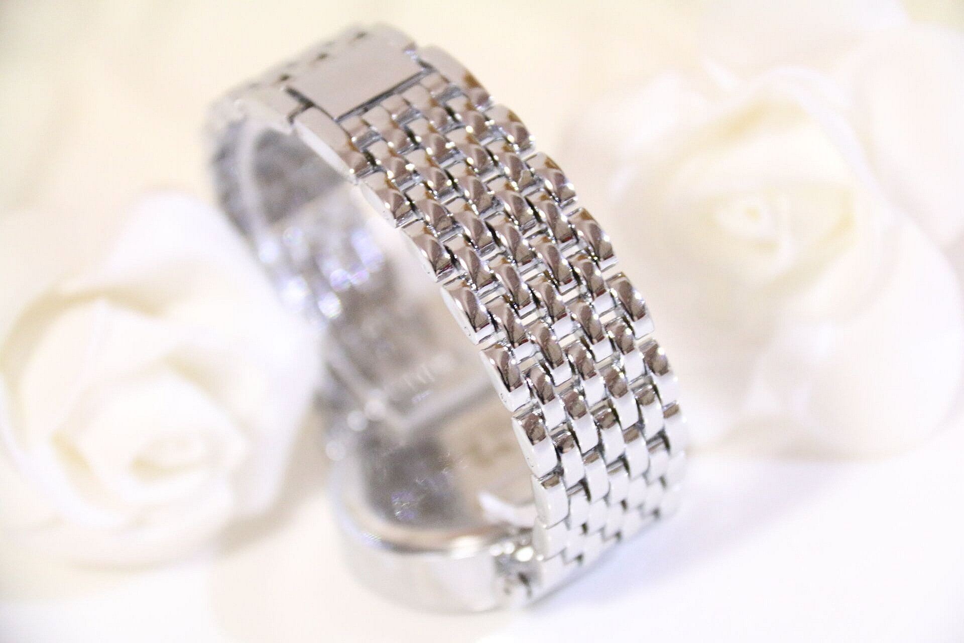 MODIWEN Luxury Ladies Rhinestone Bracelet Watch with Quartz Movement Women Watches (Sliver)