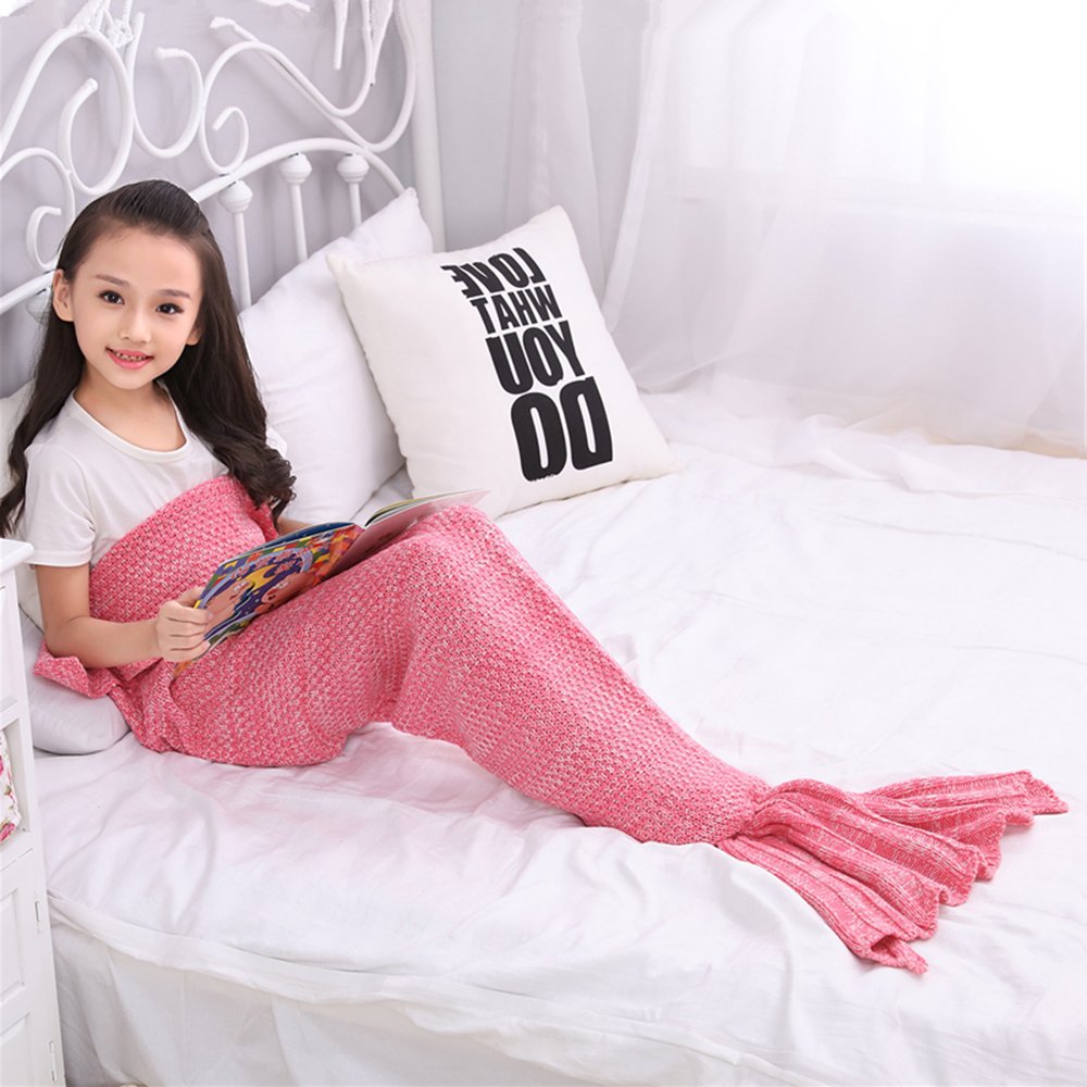 AIDUE Kids Mermaid Tail Blankets,Handmade Crochet Sofa Blankets Knitted Mermaid Bed Quilt Nap Sleeping Bag for Girls 140cmX70cm（55.1“x27.6”） (pink)