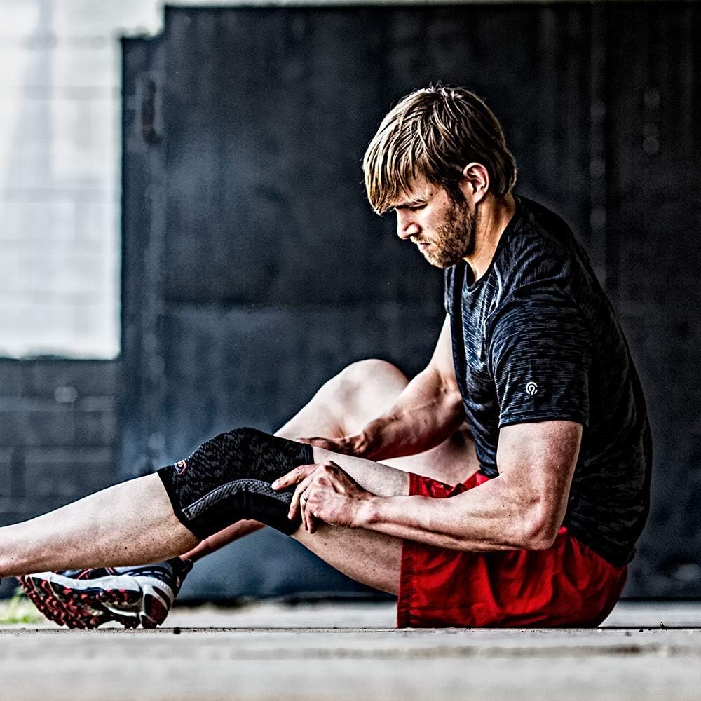 McDavid HyperBlend Knee Compression Sleeve with Dual Aluminum Hinges/Strays. for Ligament and Patella Instabilities, Pain, Injury. Increases Blood Flow, Supports The Knee for Men and Women. : Sports & Outdoors