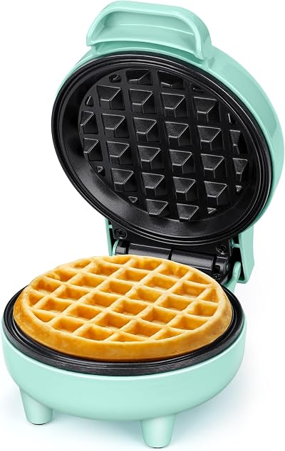 SNAILAR Mini Waffle Maker 550W Green Nonstick Ready Light Cool Touch