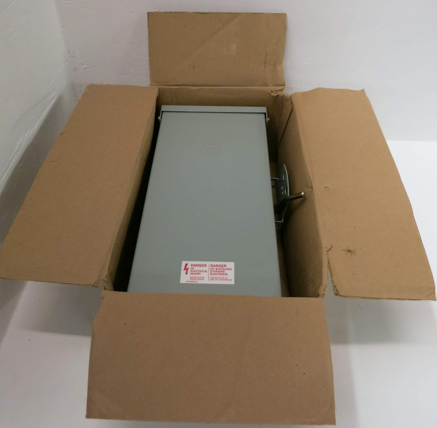 GE Energy Industrial Solutions TC10323R GE Outdoor Double Pole Double Throw Safety Switch, 100-Amp - Circuit Breaker Panel Safety Switches - 