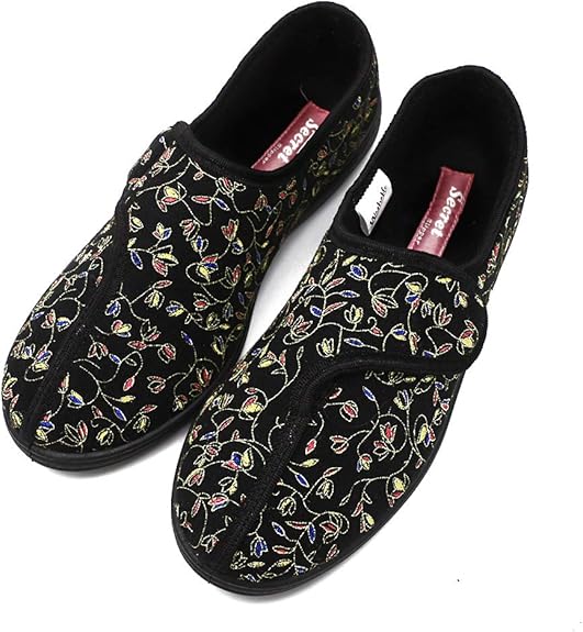 Summer leather mother slippers ladies elderly soft bottom shoes Woman flat slope female large 