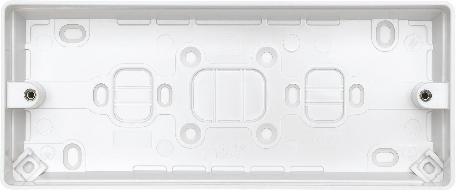 Mk K2153WHI 3-Gang 30mm Surface Box, White