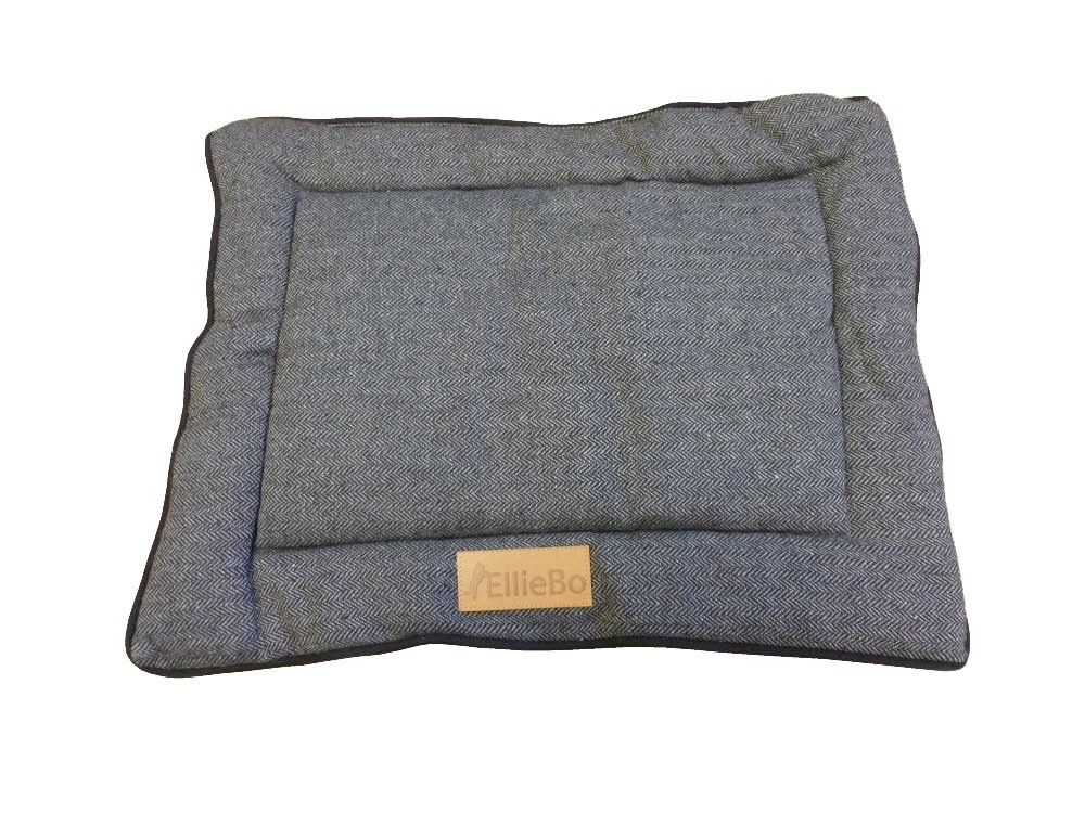 Ellie-Bo Small Reversible Tweed and Grey Faux Fur Mat for 24-inch Dog Cage