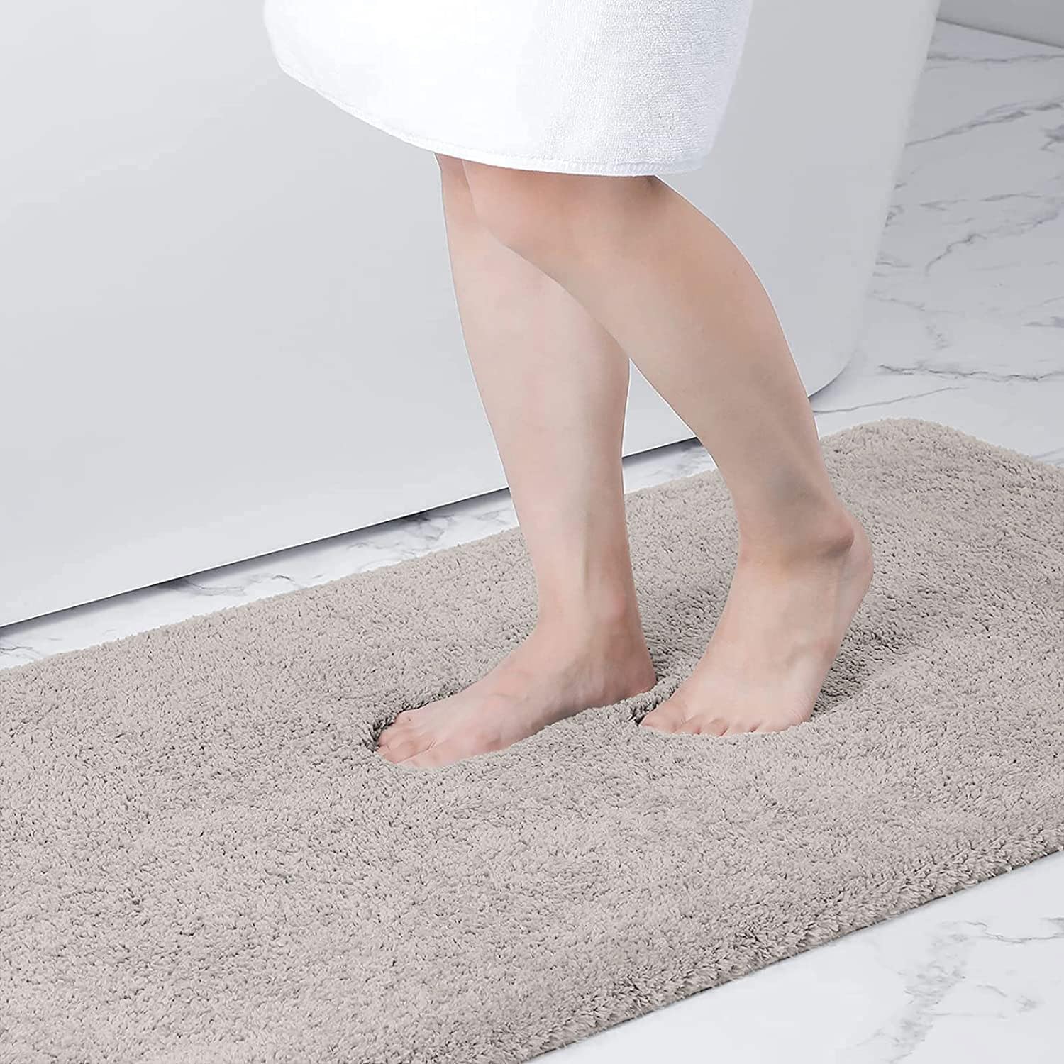 smiry Microfiber Bath Mat 40 x 60 cm, Non-Slip Super Absorbent Bathroom Mat, Extra Soft Machine Wash and Dry, Non-Shedding Bath Mats For Bathroom, Light Grey