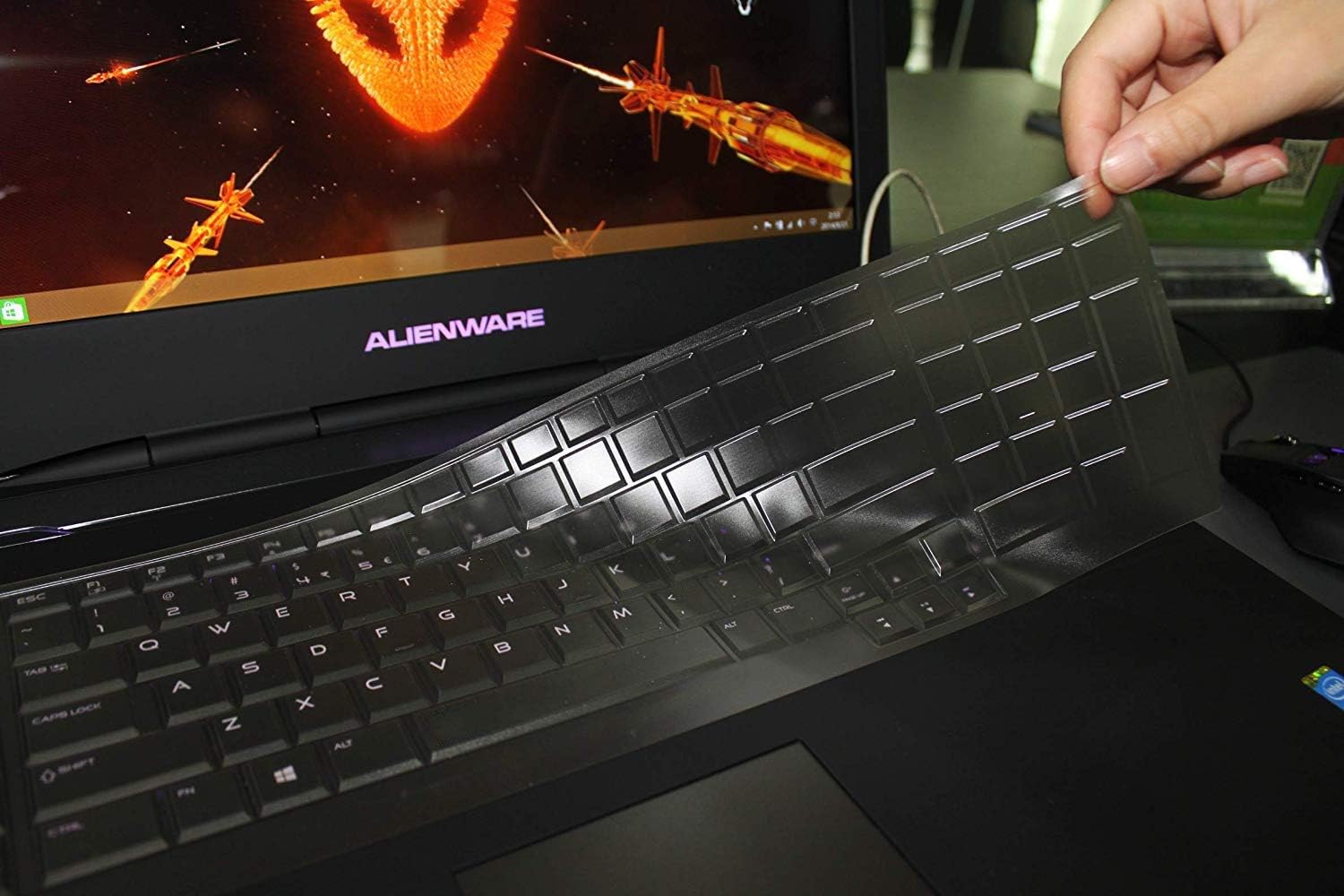 Leze - Ultra Thin Soft Keyboard Cover for 17.3" Dell Alienware 17 R5 VR Ready,Alienware AW17R5 Gaming Laptop - TPU