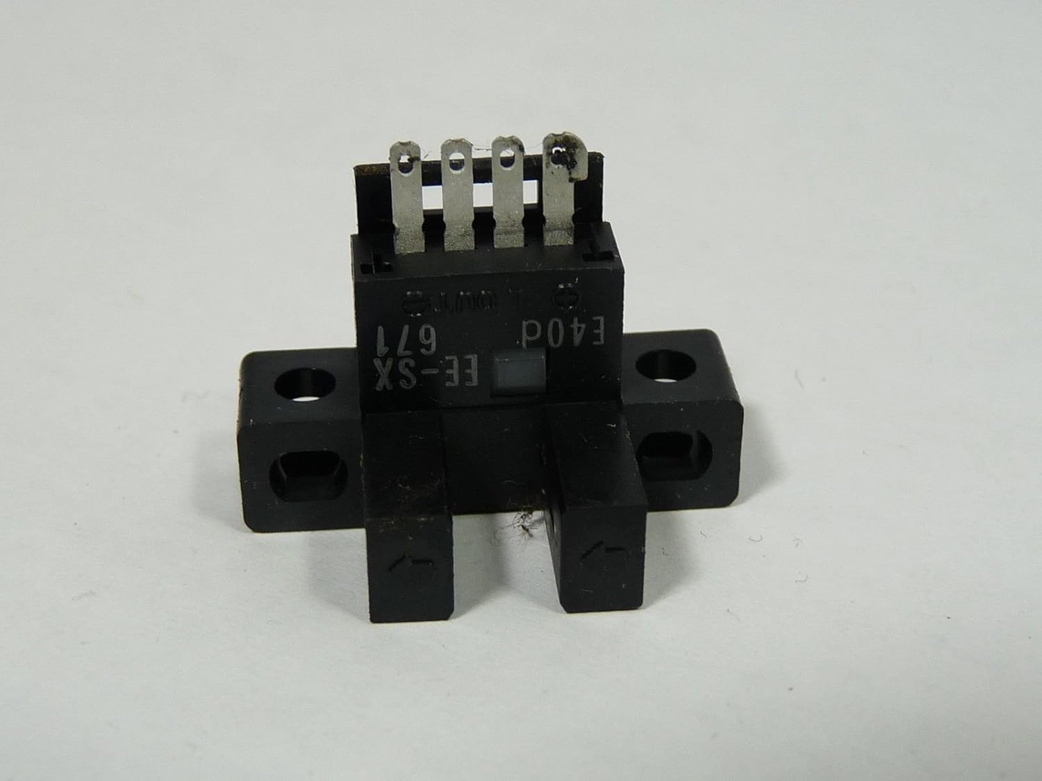 OMRON INDUSTRIAL AUTOMATION EESX672 OPTICAL SENSOR TRANSMISSIVE/SLOTTED INTERRUPTER