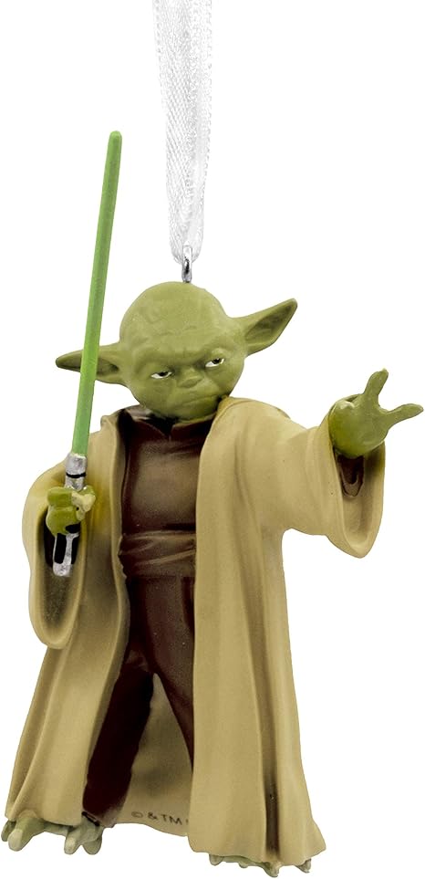 Amazon Co Jp Hallmark クリスマスオーナメント スターウォーズ ヨーダ ライトセーバー付き ホーム キッチン