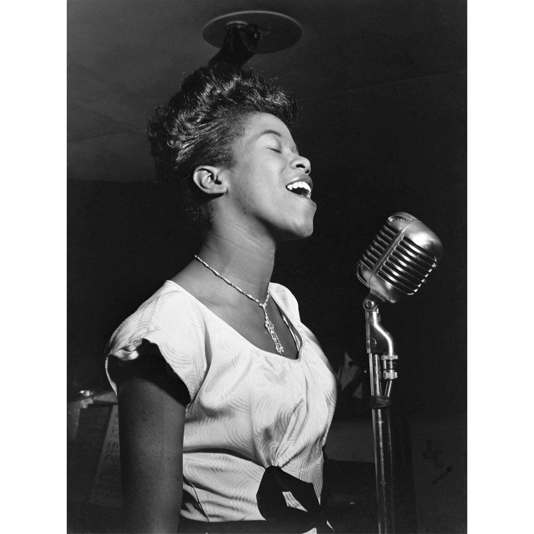 Gottlieb Portrait Jazz Singer Sarah Sassy Vaughn Photo Large Wall Art Poster Print Thick Paper 18X24 Inch