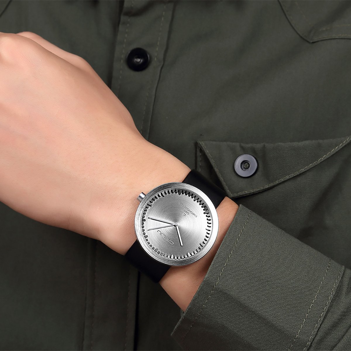 MODIWEN Casual Men Wristwatch with Leather Strap Alloy Case Male Military Watches