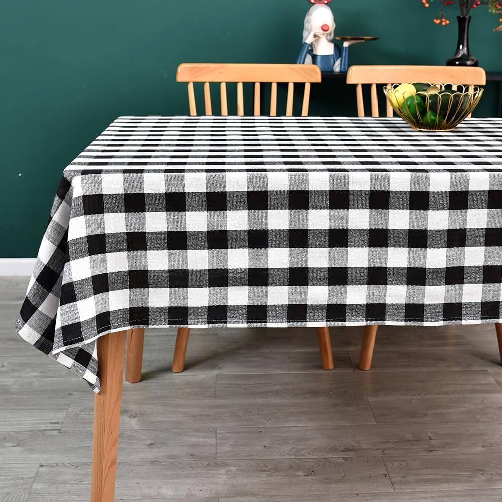Yofori Gingham Tablecloth, Heavy Duty Cotton Blend Table Cloth for Square Tables Checkered Tablecloth for Kitchen Dinning Tabletop Decoration (Black, 135 x 135 cm)