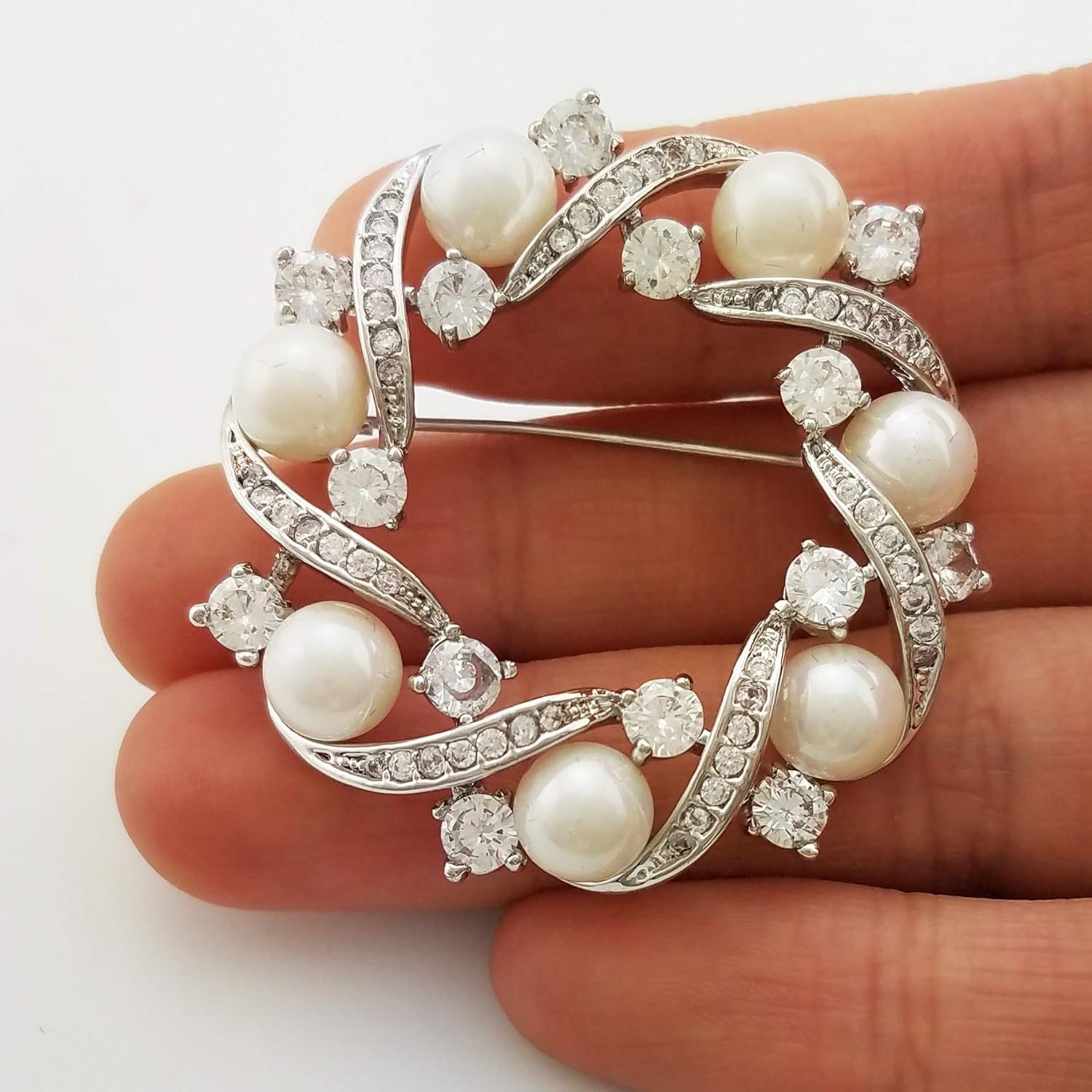 HAISWET Wedding Sparkle Brooch Pin Elegant Cubic Zirconia Simulated Pearl Wreath Broach, White - Image 3