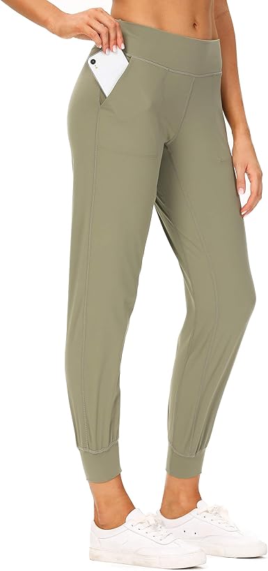lightweight joggers with pockets