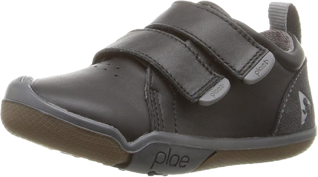 plae sneakers