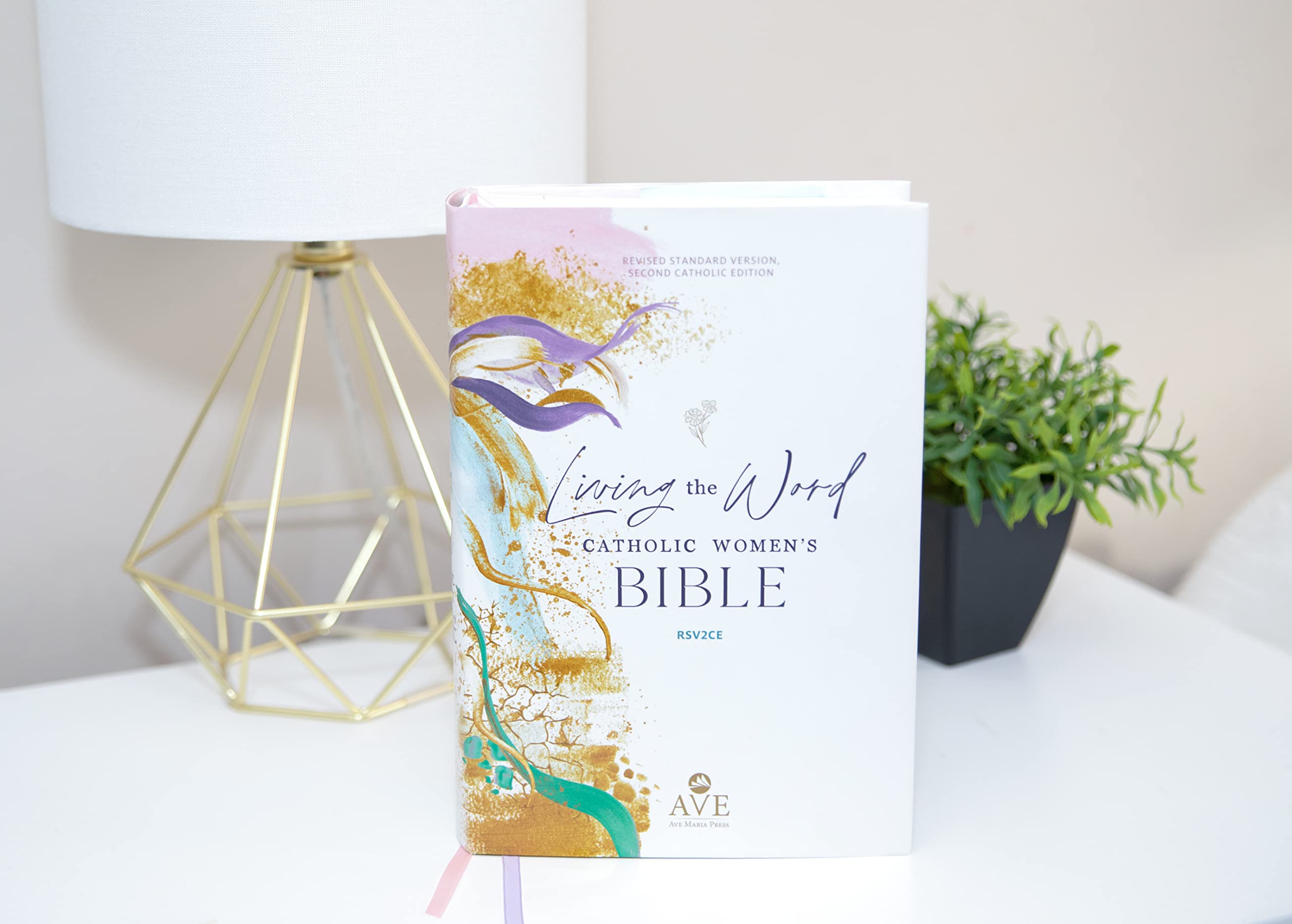 Living the Word Catholic Women's Study Bible RSV2CE: Full-Color, Single Column Hardcover with Wide Margins, Journal and Note-Taking Space, Full-Color Features Saints Quotes and Cross-References