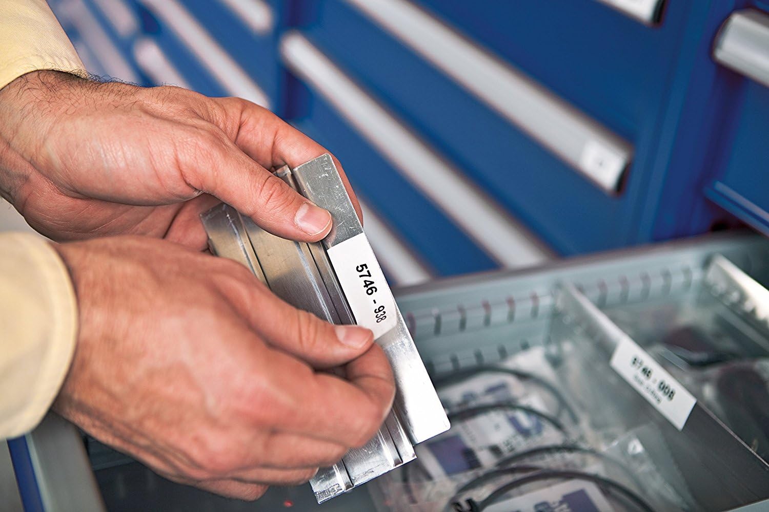 DYMO Industrial Label Maker & Carry Case | RhinoPRO 5200 Label Maker, For Job Sites and Heavy-Duty Labeling Jobs, Prints Fast, Includes 2 Rolls of DYMO Industrial Vinyl Labels: Office Products