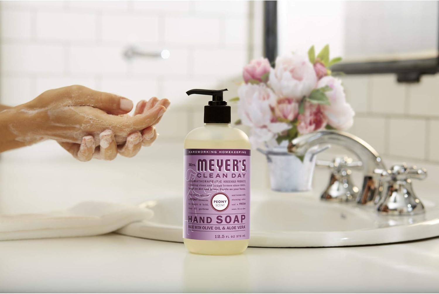 Mrs. Meyer's Clean Day Liquid Hand Soap, Cruelty Free and Biodegradable Hand Wash Made with Essential Oils, Peony Scent, 12.5 oz Bottle: Health & Personal Care