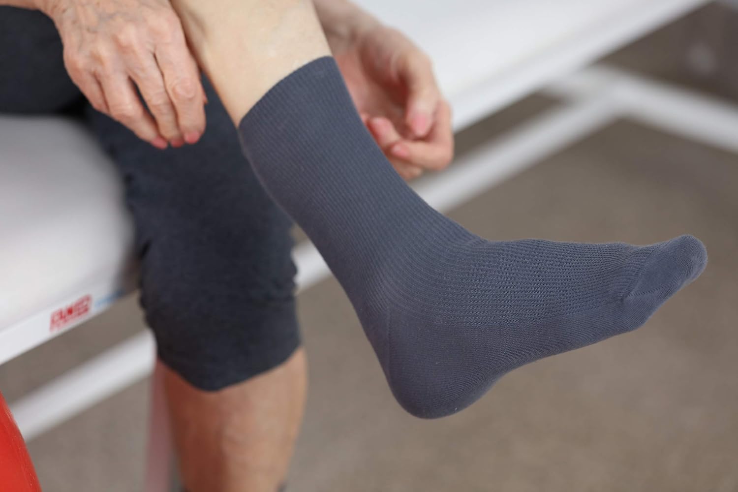 8 pairs of DIABETIC Non-Elastic Cotton Socks for SWOLLEN FEET for Mens & Womens: Clothing