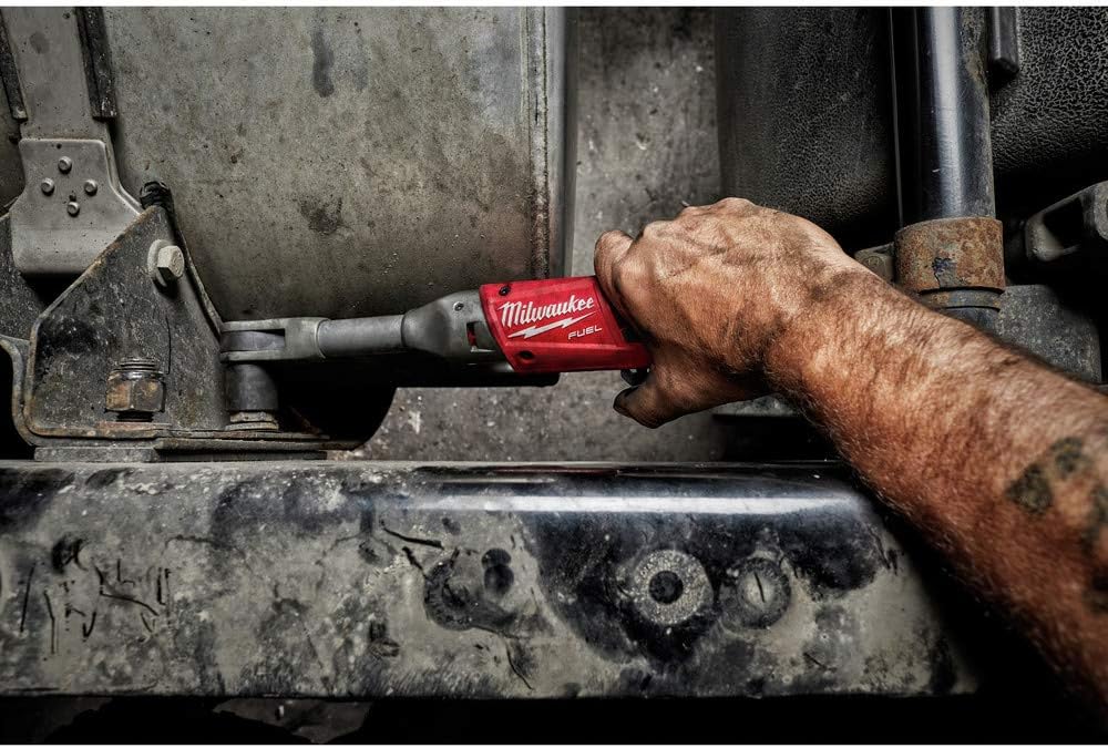 Milwaukee 2560-21 M12 FUEL Cordless Lithium-Ion 3/8 in. 2.0 Ah Extended Reach Ratchet Kit: Home Improvement