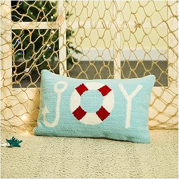 Amazon Com Glitzhome Hooked Pillow Decorative Christmas Throw