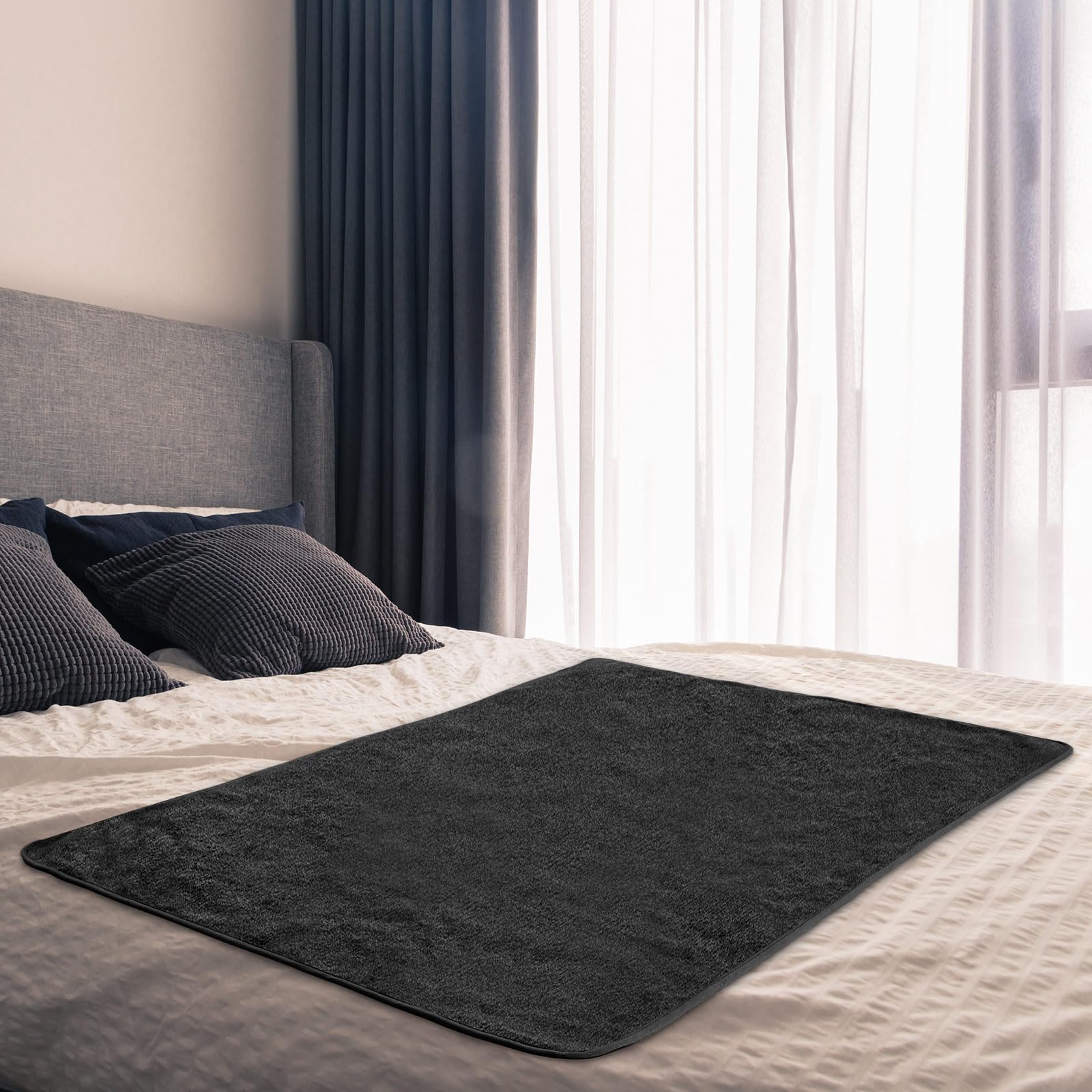 Fanfanwin 1 Pcs Waterproof Mat 27 x 27 in Reusable Stainproof Blanket Quiet Easy Use Mattress Protector for Multi Functional Bed Sheet (Black)