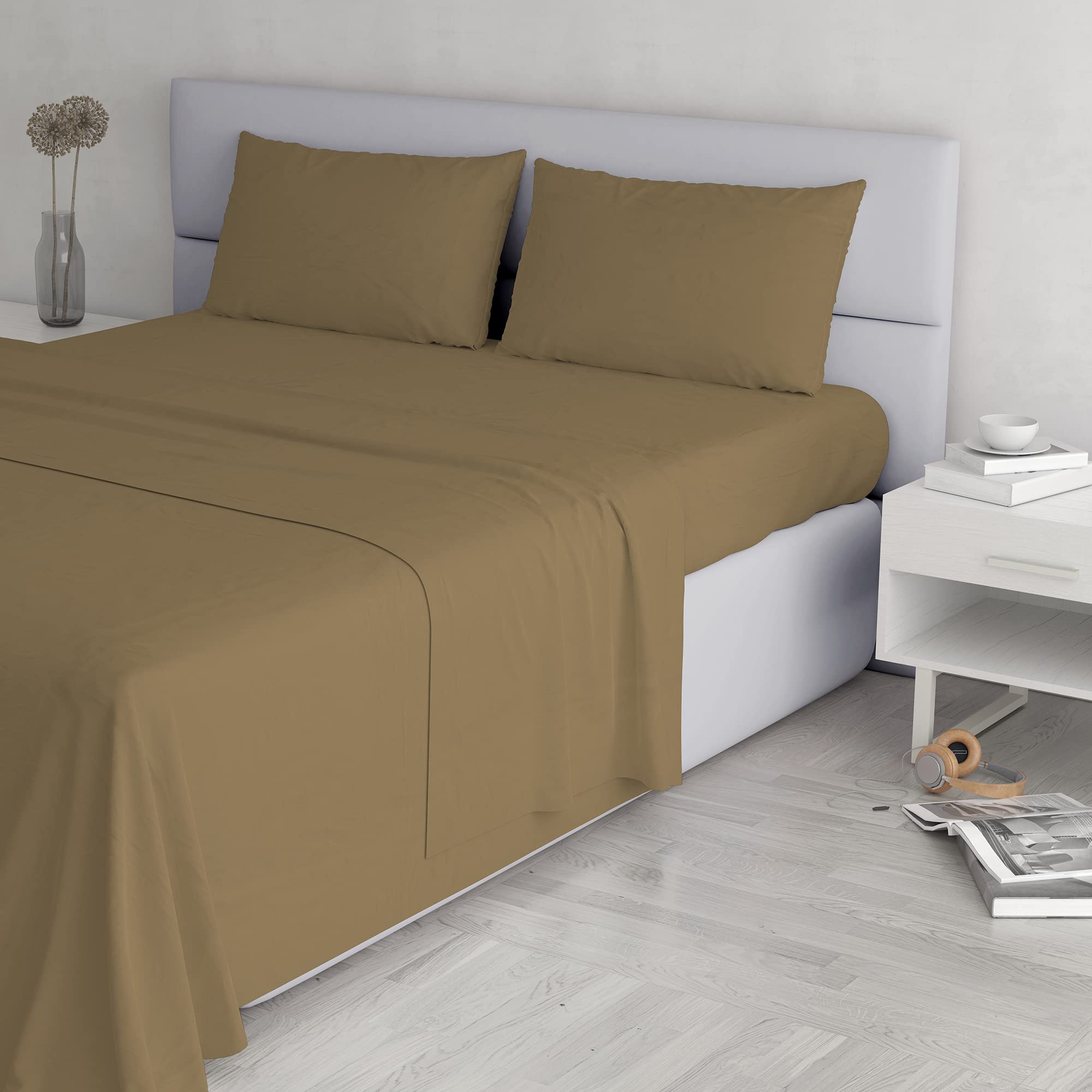 Italian Bed Linen Elegant Bed Linen Set (Flat 250x300, Fitted Sheet 170x200cm+2 Pillowcases 52x82cm), Hazelnut, DOUBLE