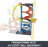 Hot Wheels City Transforming Race Tower 2-in-1 1:64 Car Included HKX43 view 4