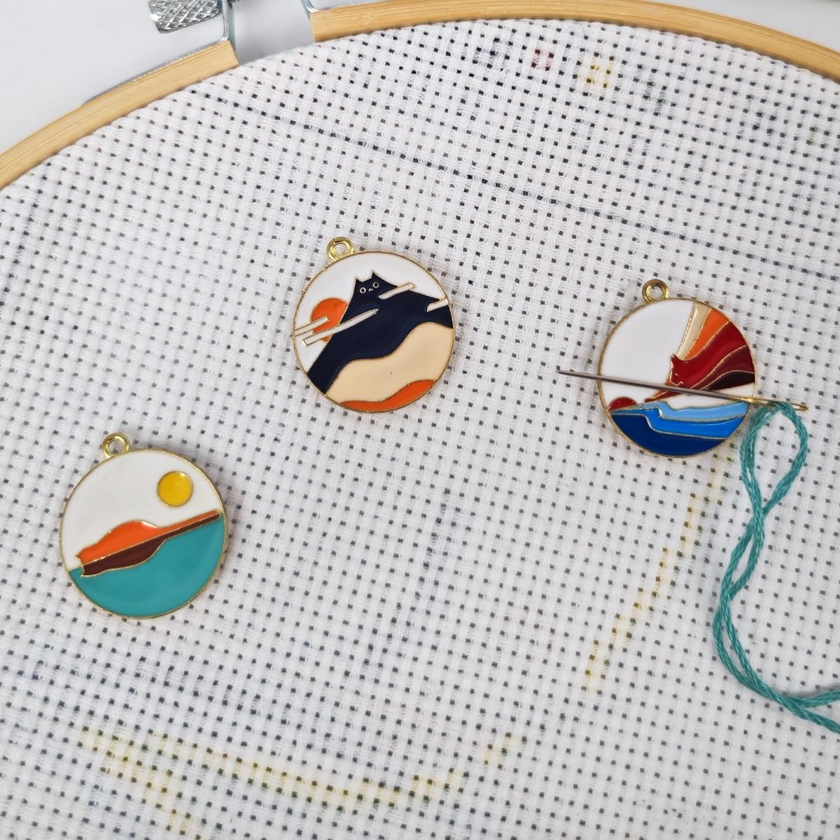 3 PCS Funny Cat Cross Stitch Needle Minder, Magnetic Needle Minder for Cross Stitch, Needle Keepers for Sewing, Embroidery and Needlework Accessories, Enamel and Magnetic