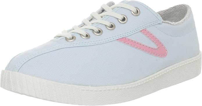 white canvas tretorns