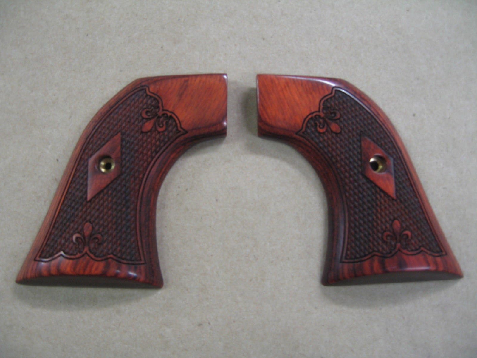 Ruger Blackhawk, Single Six, XR-3 Red, Vaquero Checkered Rosewood Grips - USA