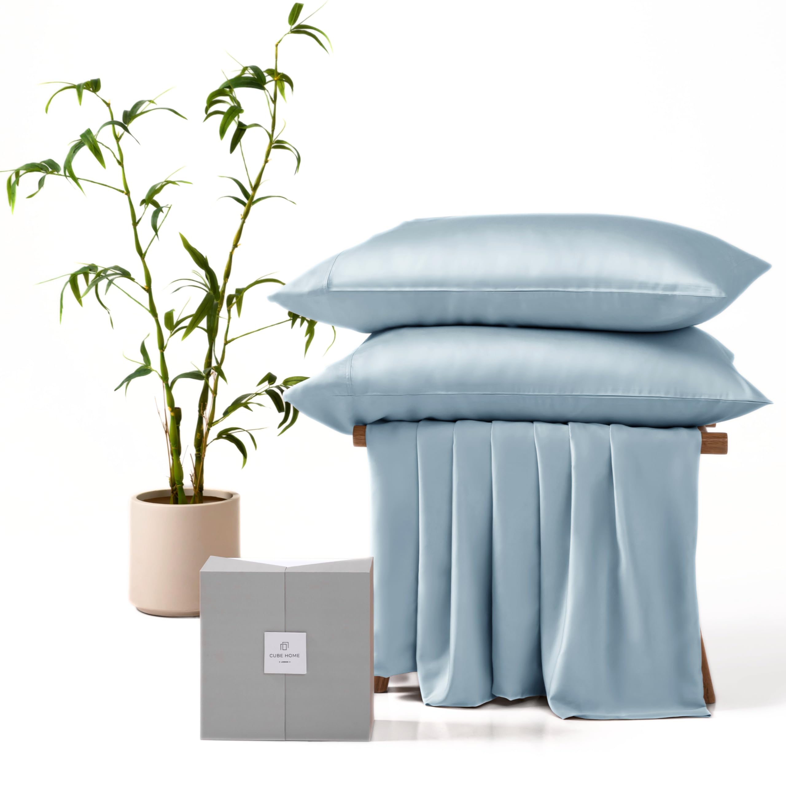 Cube Home - Luxury Bedding 3 Pcs Set (230x220cm Duvet Cover and 2 75x50cm Pillowcases) - 100% Natural Bamboo, Soft, Breathable, Anti-Allergy, Anti-Bacterial - King Bed - Light Blue